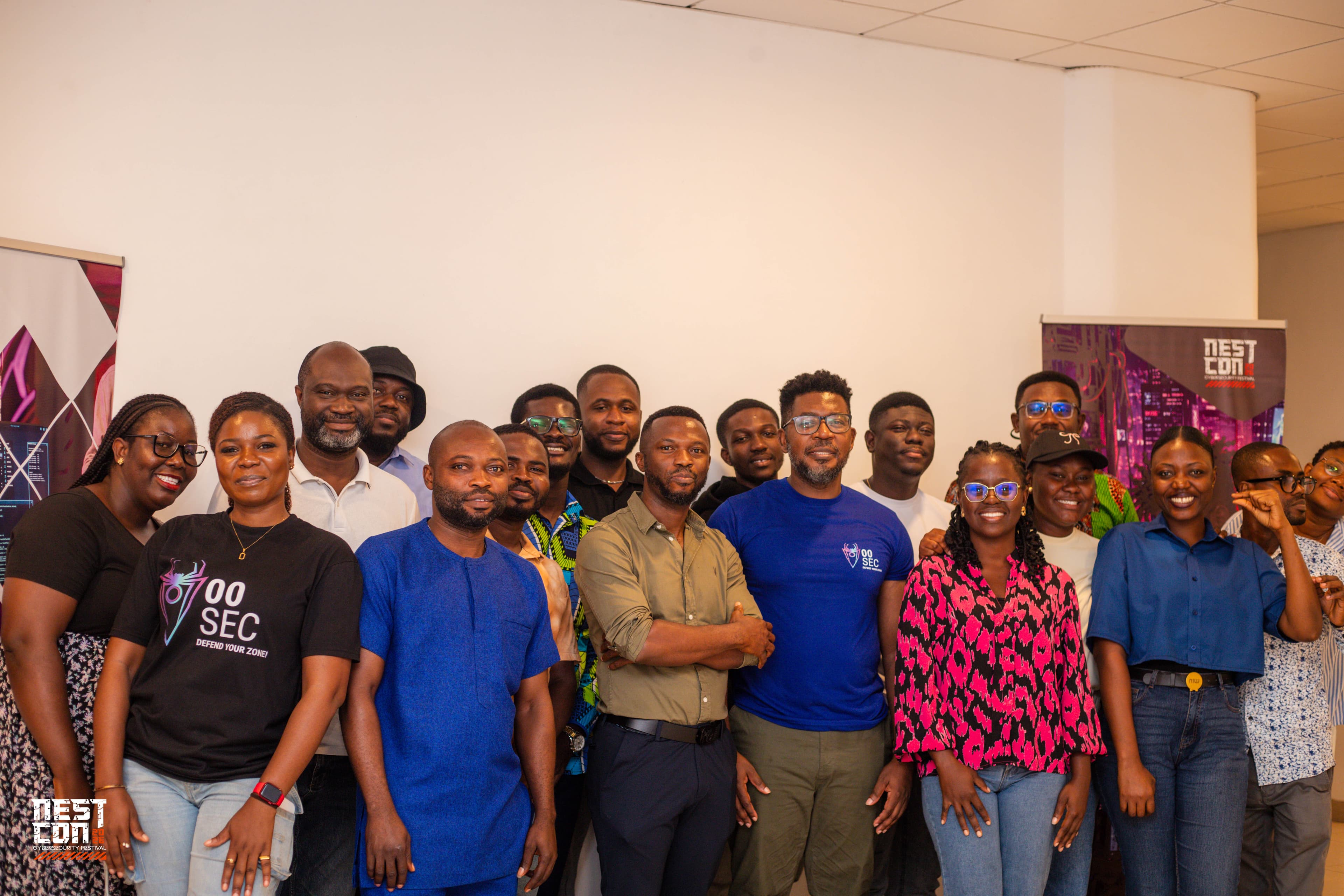 A large group of NESTCON organisers, mentors and attendees posing together.